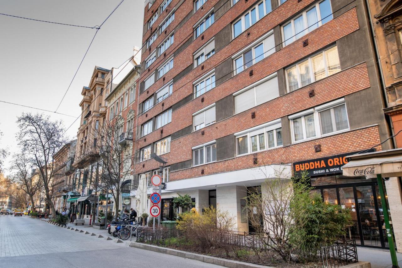 N28 Studio Apartment In Andrassy Boulevard. Budapest Bagian luar foto